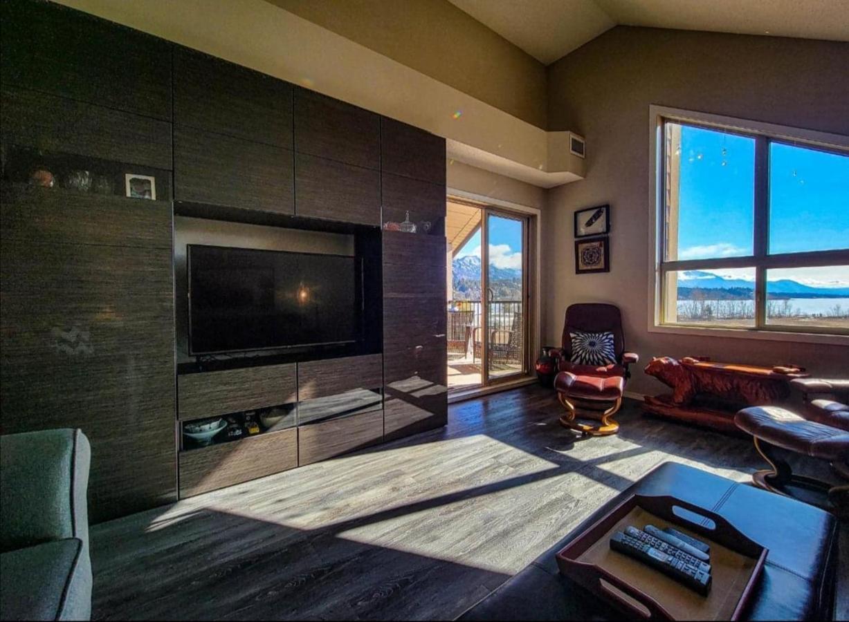 Mountain Getaway Condo - 5 Min Walk To The Beach! Invermere Dış mekan fotoğraf