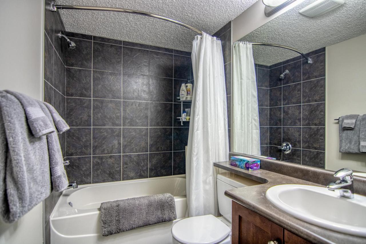 Mountain Getaway Condo - 5 Min Walk To The Beach! Invermere Dış mekan fotoğraf