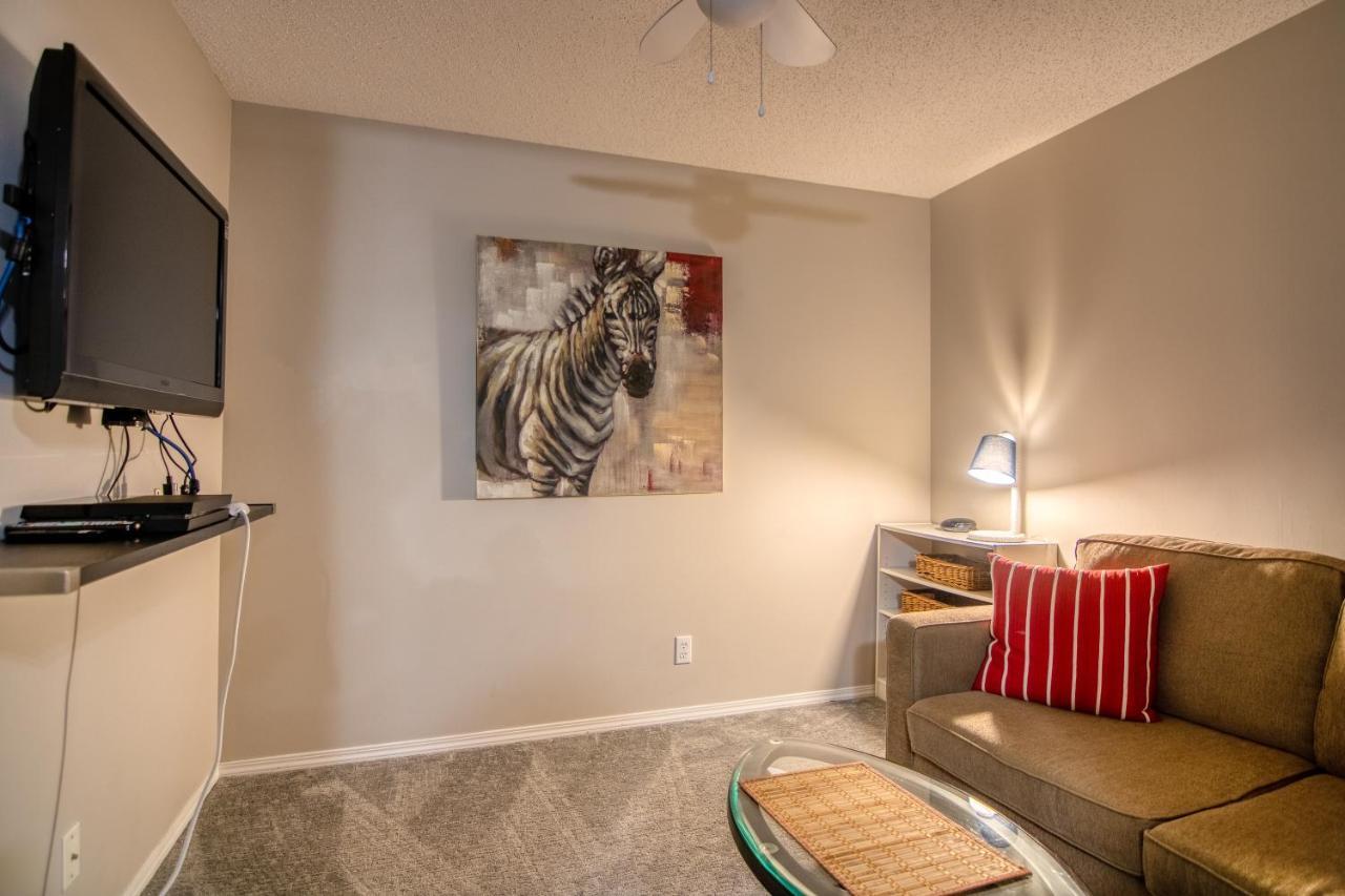 Mountain Getaway Condo - 5 Min Walk To The Beach! Invermere Dış mekan fotoğraf