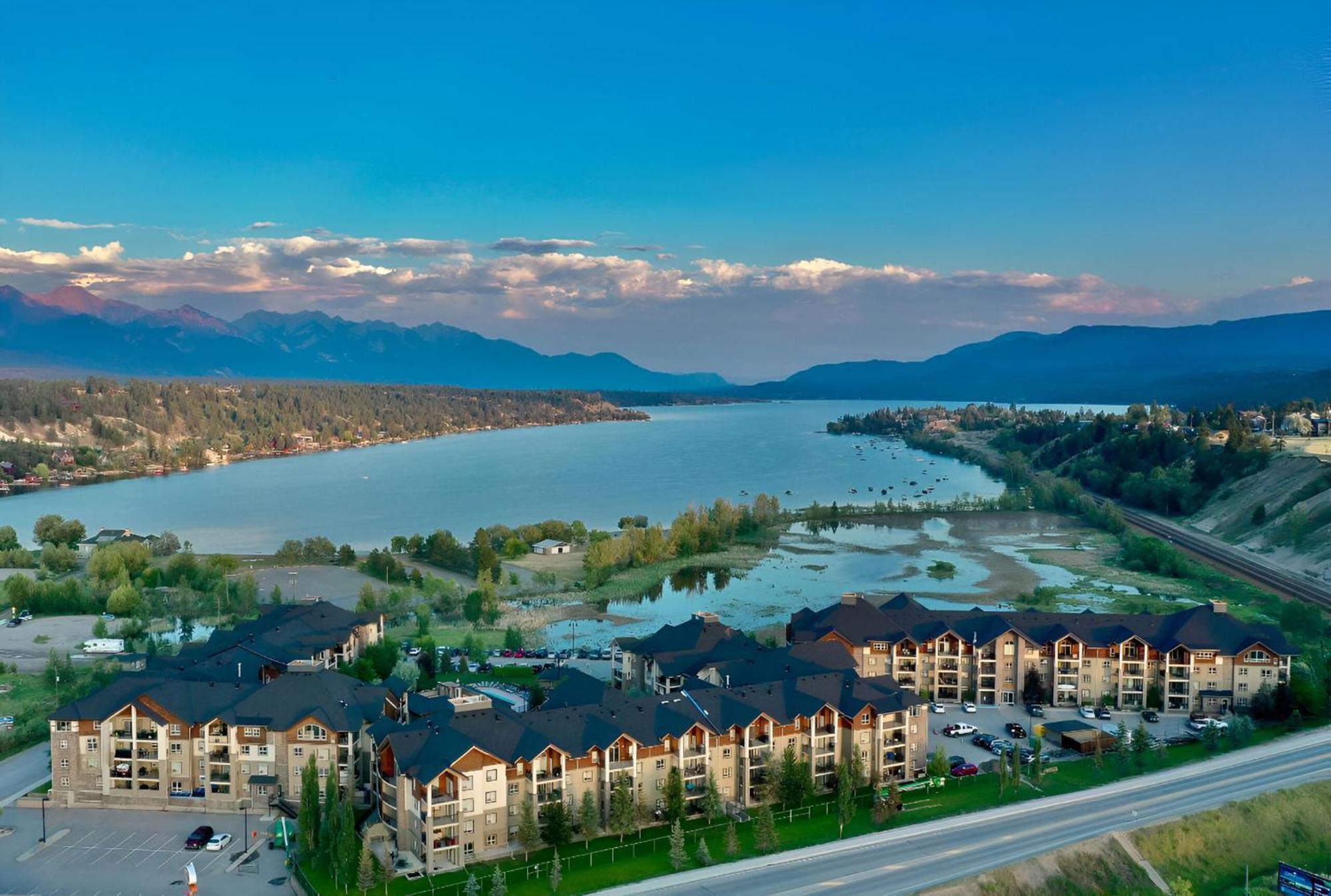 Mountain Getaway Condo - 5 Min Walk To The Beach! Invermere Dış mekan fotoğraf
