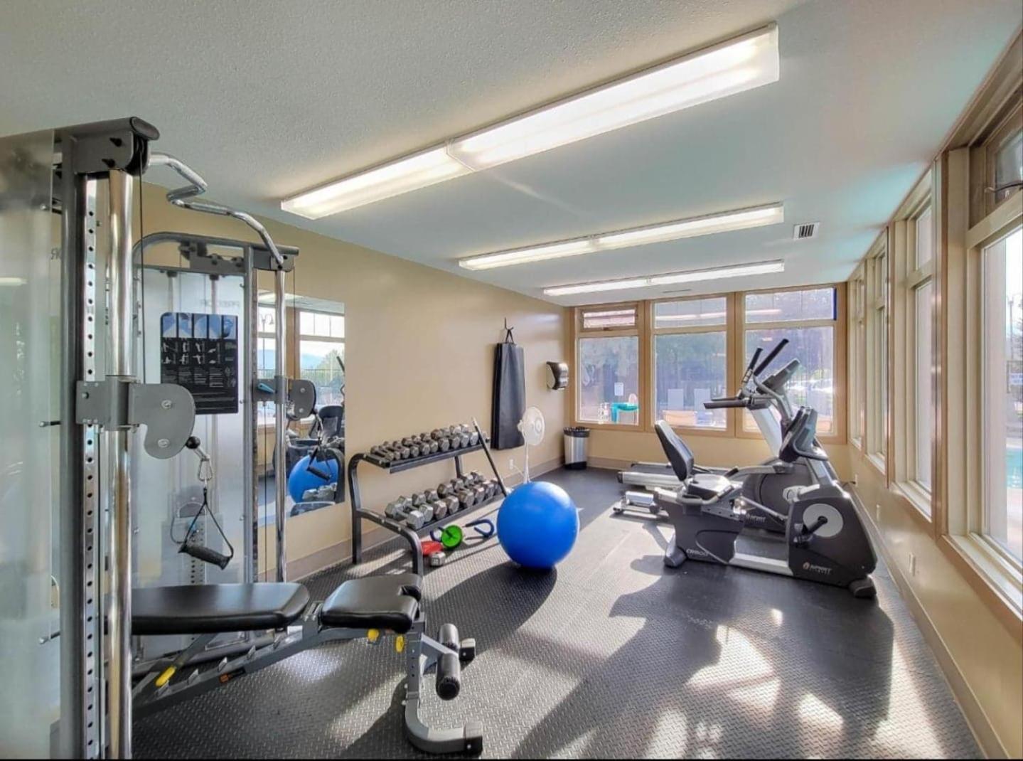 Mountain Getaway Condo - 5 Min Walk To The Beach! Invermere Dış mekan fotoğraf