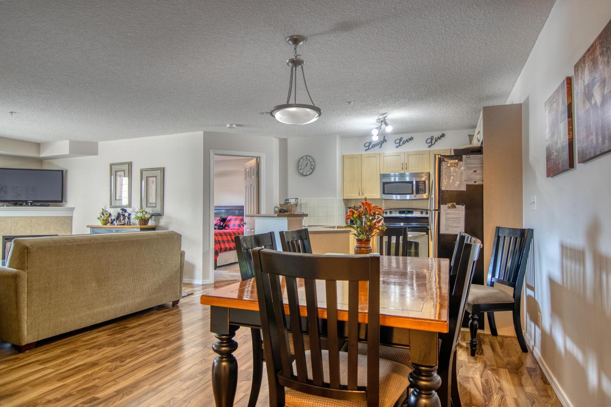 Mountain Getaway Condo - 5 Min Walk To The Beach! Invermere Dış mekan fotoğraf