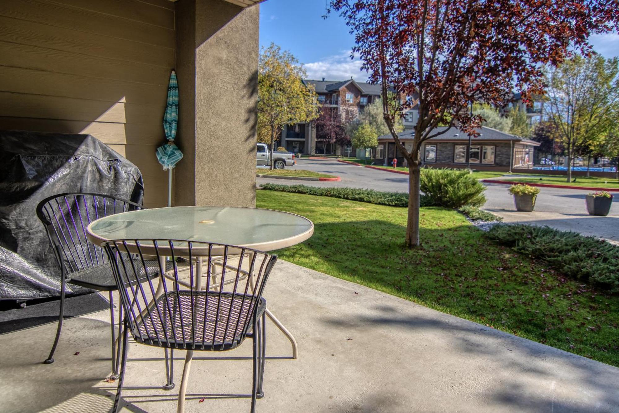 Mountain Getaway Condo - 5 Min Walk To The Beach! Invermere Dış mekan fotoğraf